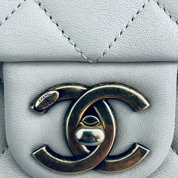 Chanel Trapezio Bag. Large. - Picture 10 of 17